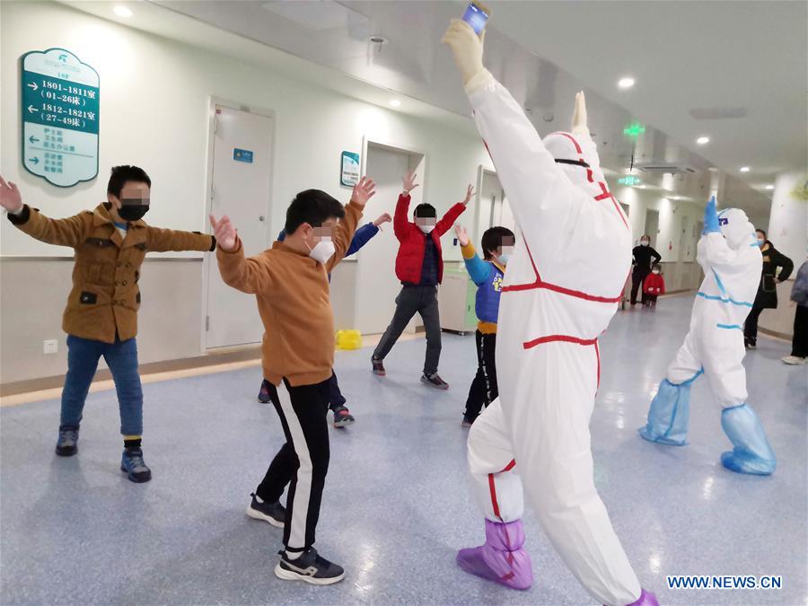 CHINA-WUHAN-CHILDREN'S HOSPITAL-TEMPORARY PARENTS (CN)