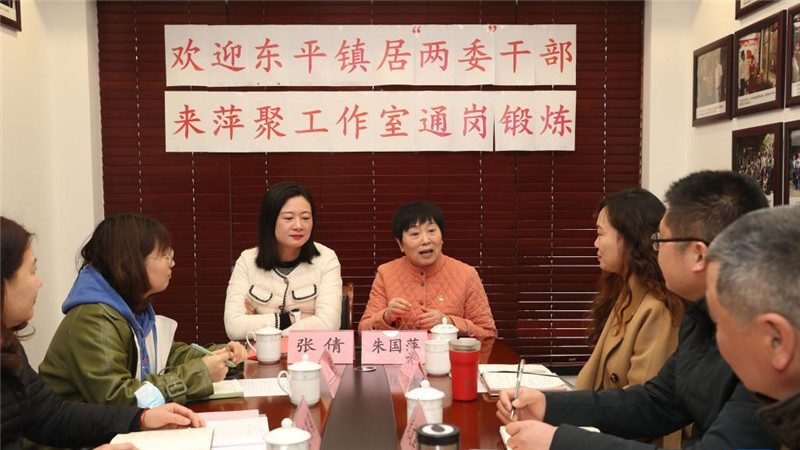 十年两会·温暖记忆｜“民主的故事，每天都在发生”