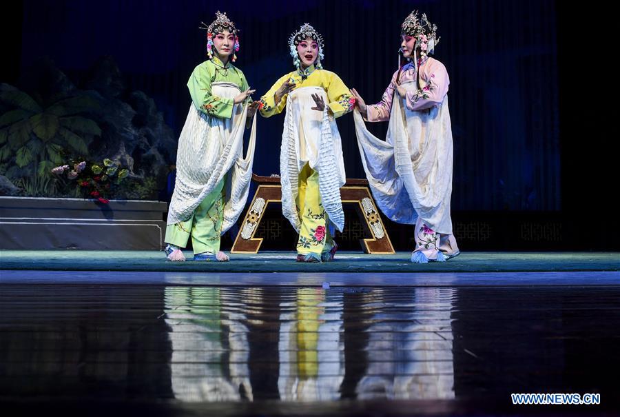 33-year-old actress promotes traditional Chinese opera culture beyond theaters