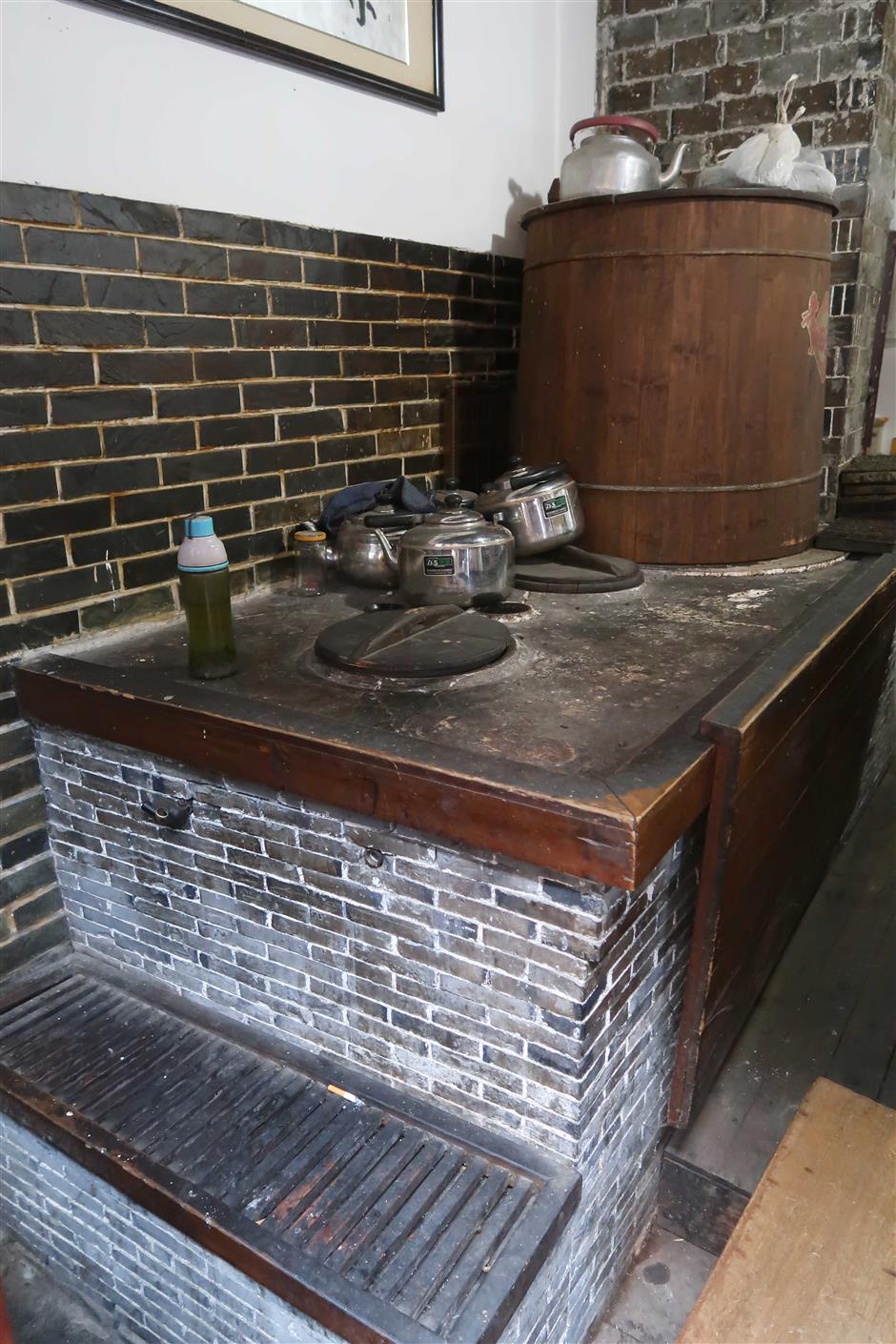 A teahouse where locals go for friendship, entertainment