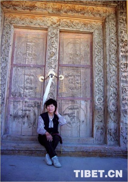 Writer Records Scientific Expedition to Qinghai-Tibetan Plateau