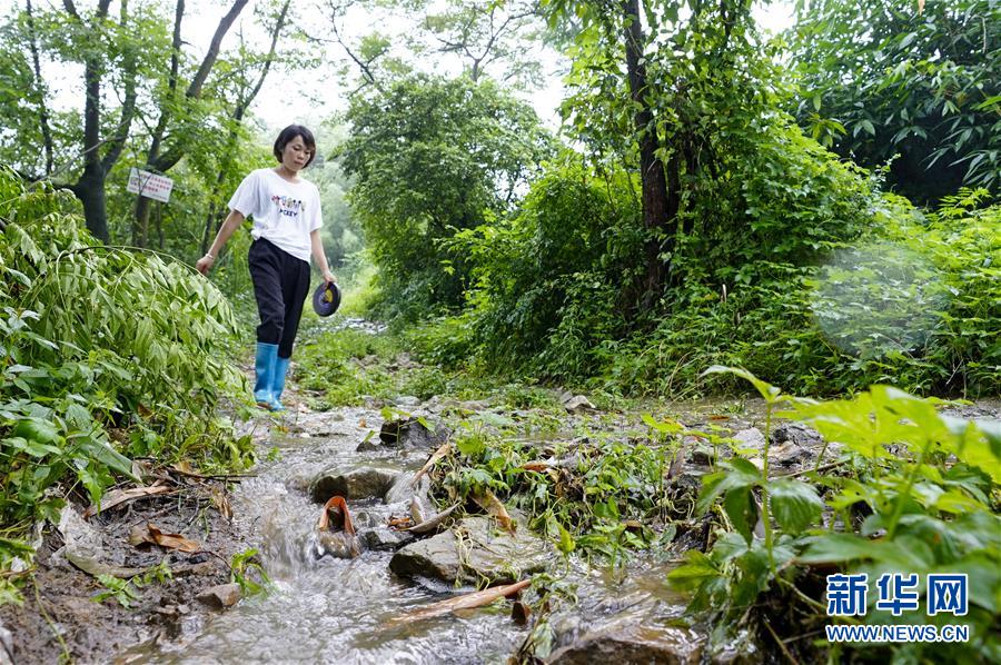 （图片故事）（5）重庆永川：雨中逆行者 守护百姓安全的地质灾害监测员