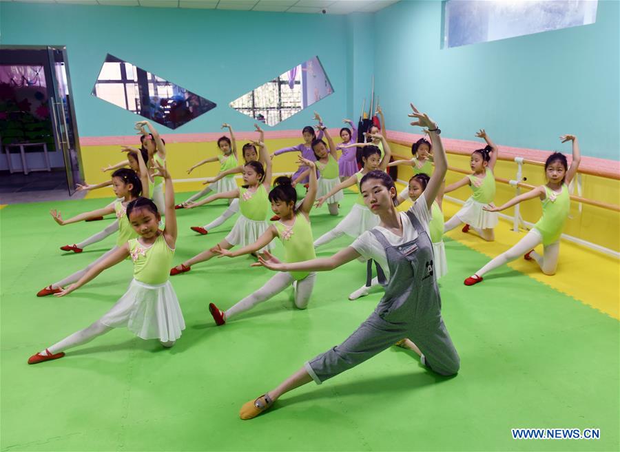#CHINA-SUMMER VACATION-CHILDREN-ACTIVITIES (CN)