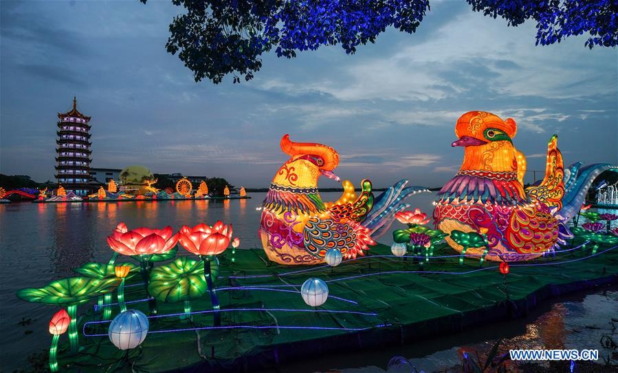CHINA-JIANGSU-KUNSHAN-MID-AUTUMN FESTIVAL-LANTERN FAIR (CN)