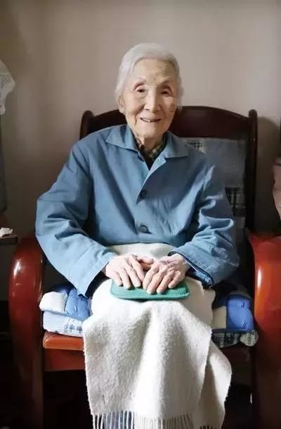 女儿团聚了……2017年的清明节,李佩先生的骨灰同郭永怀先生的骨灰一