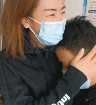 今日主角借你个肩膀依靠一下